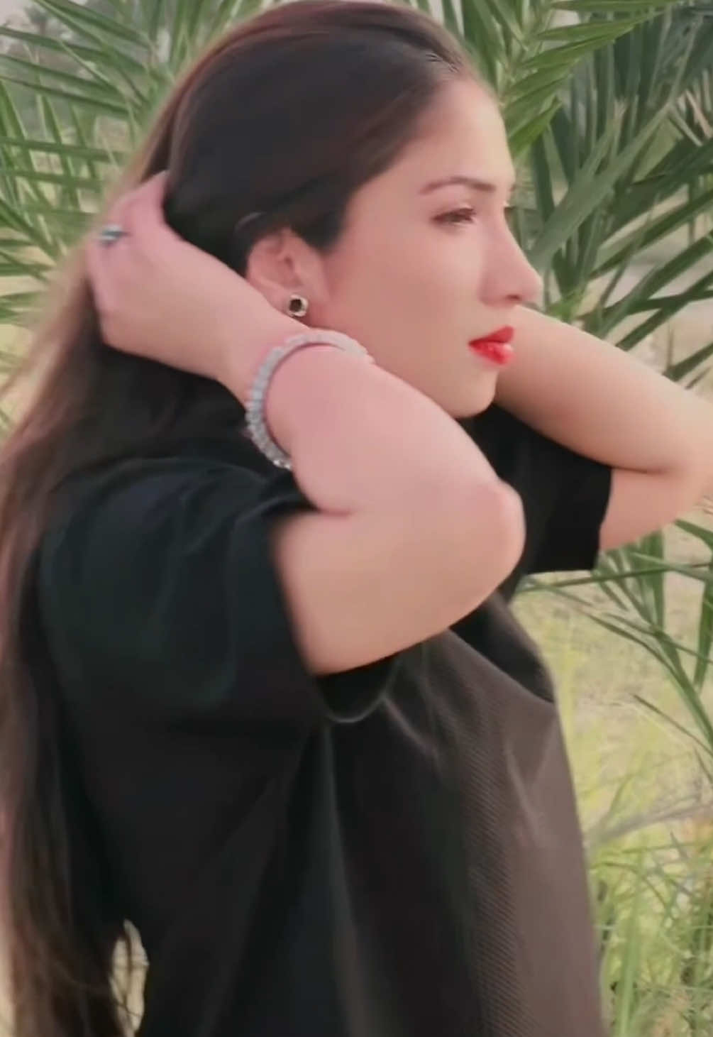 @Mahii_💔_Khan