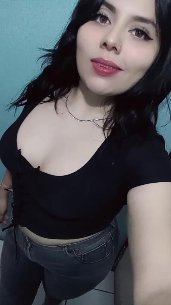 @YARESSI LOZANO💋
