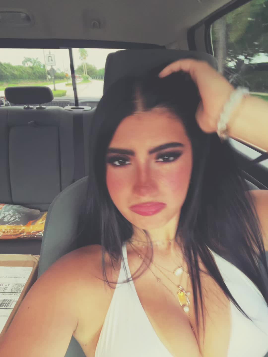 @vicky