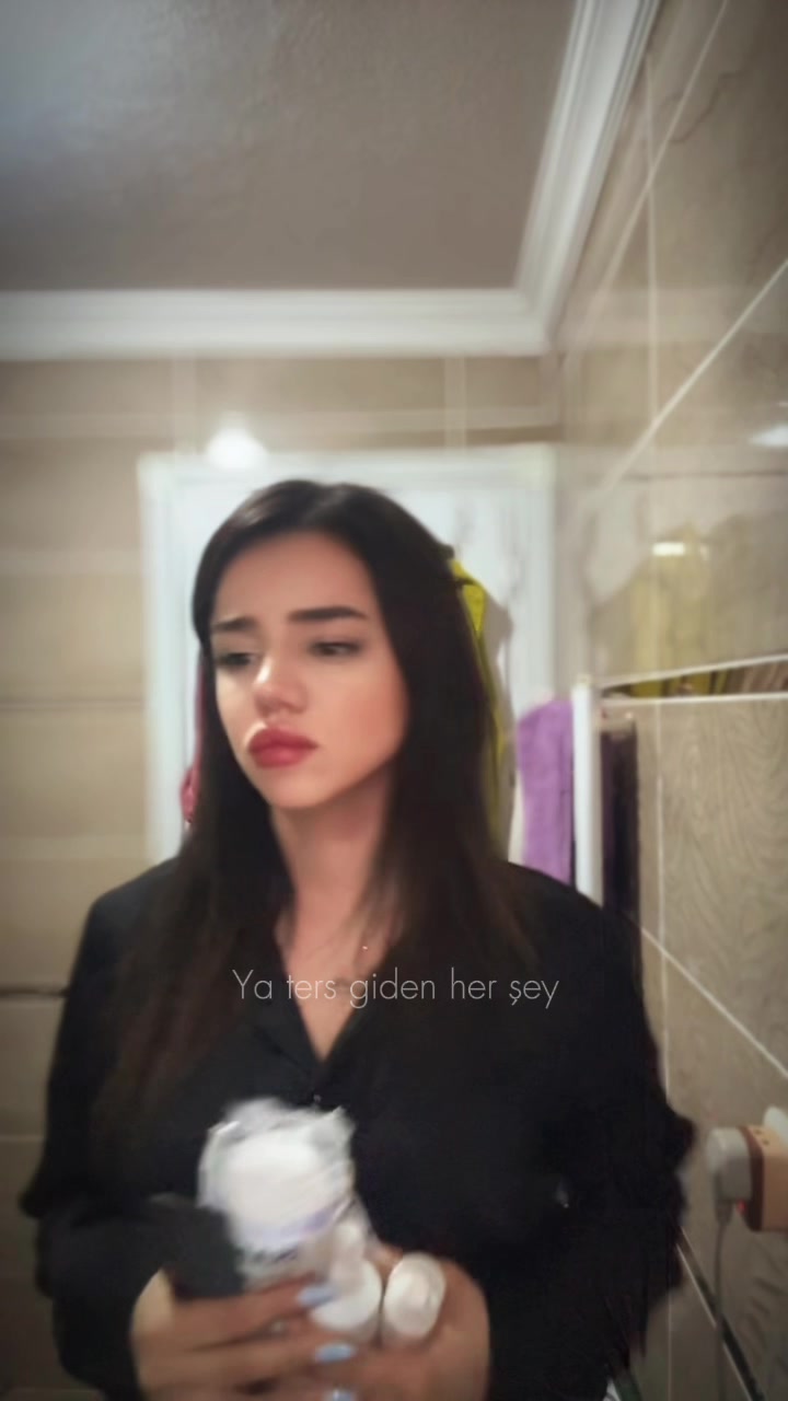 @𝓔𝔂𝓵𝓪★