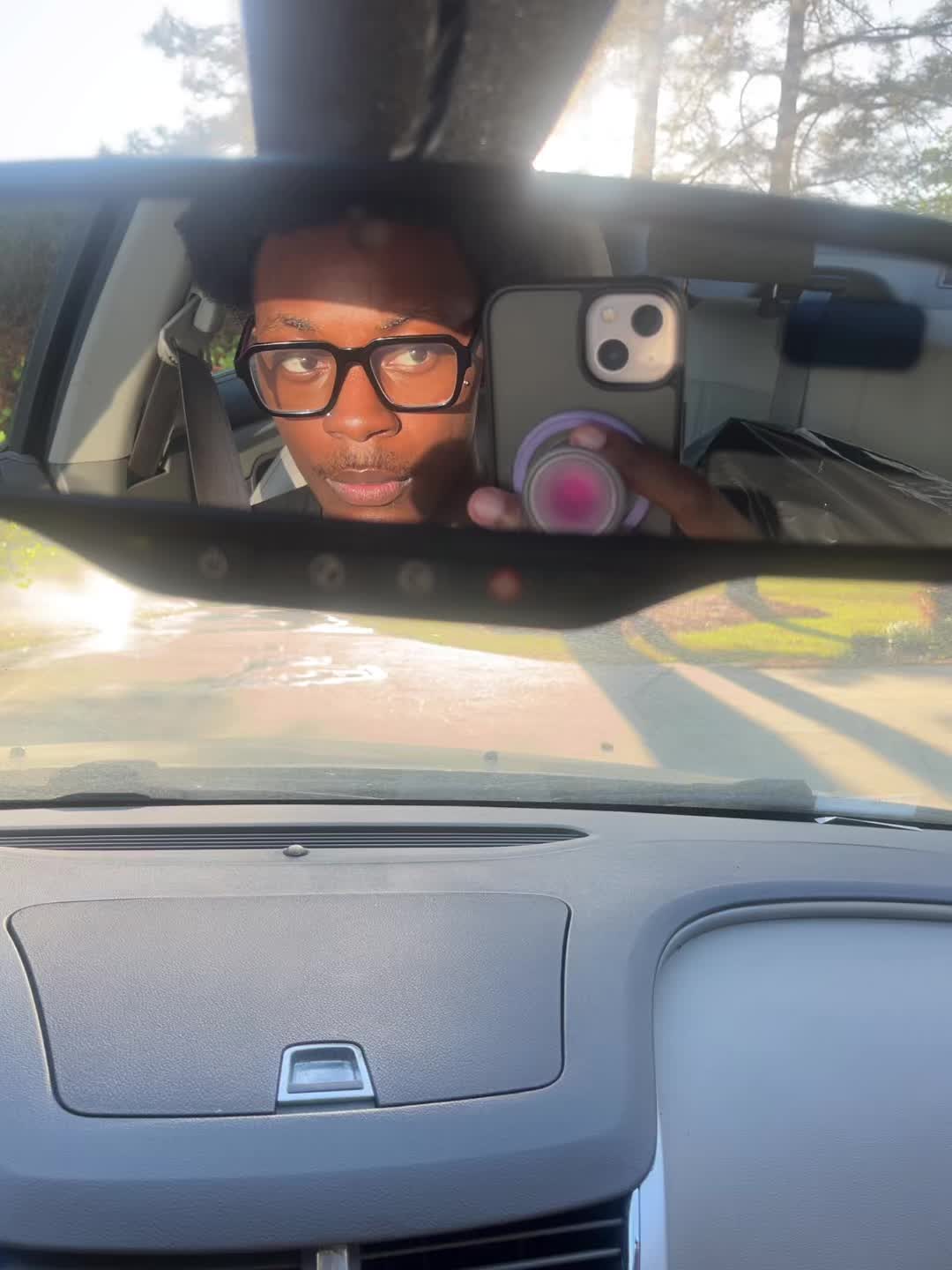 @M O B