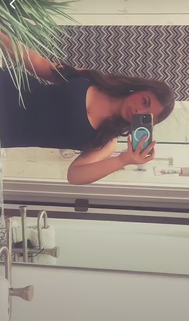 @mia_secret
