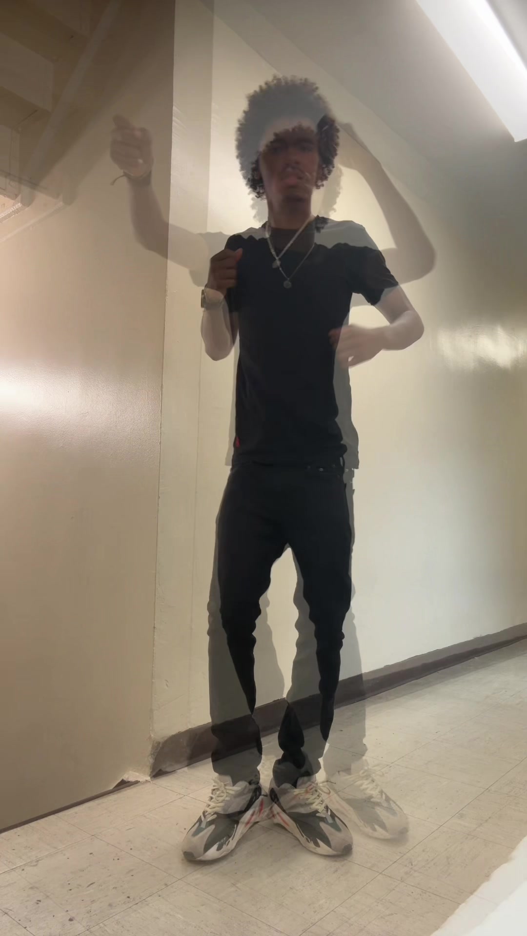 @️