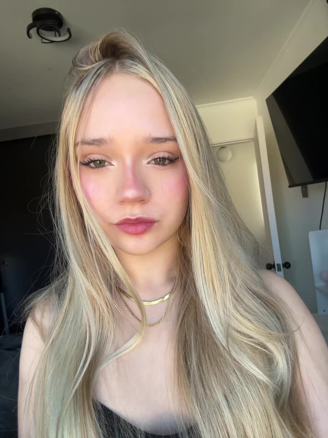 @𝒜𝑔𝓊𝓈𝓉𝒾𝓃𝒶 𝒫𝒶𝓏