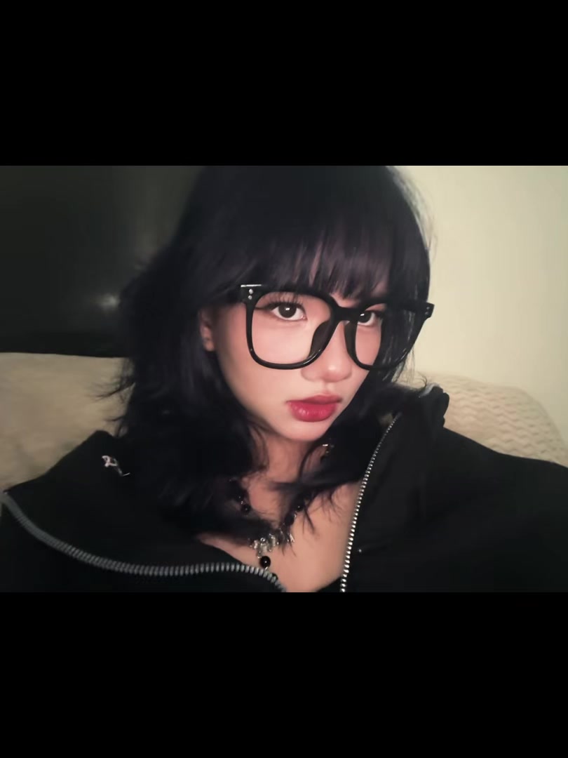 @Siou𖤓⚸