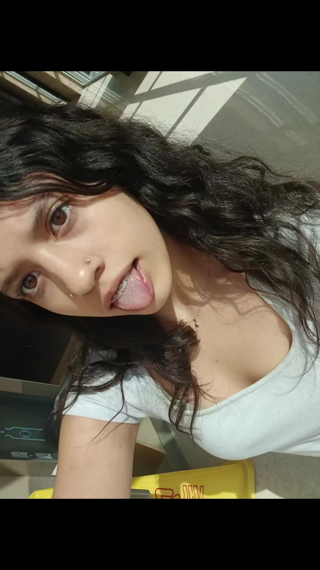 @🦄