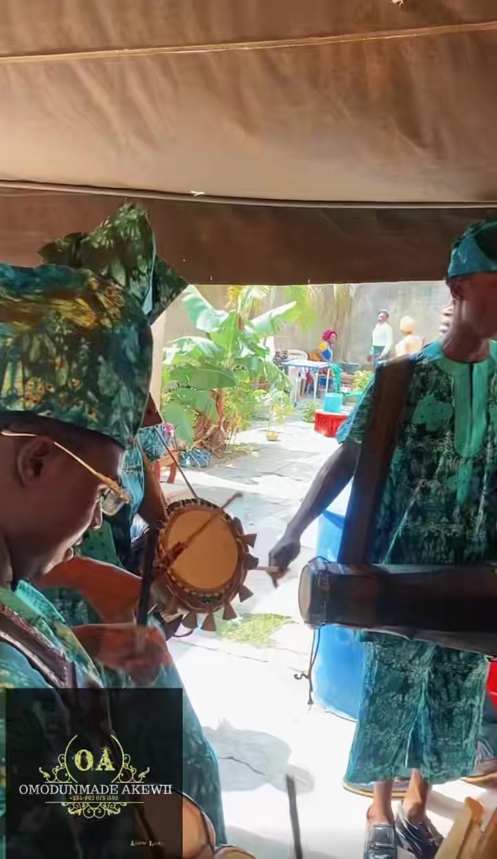 @OMODUNMADE AKÉWÌ