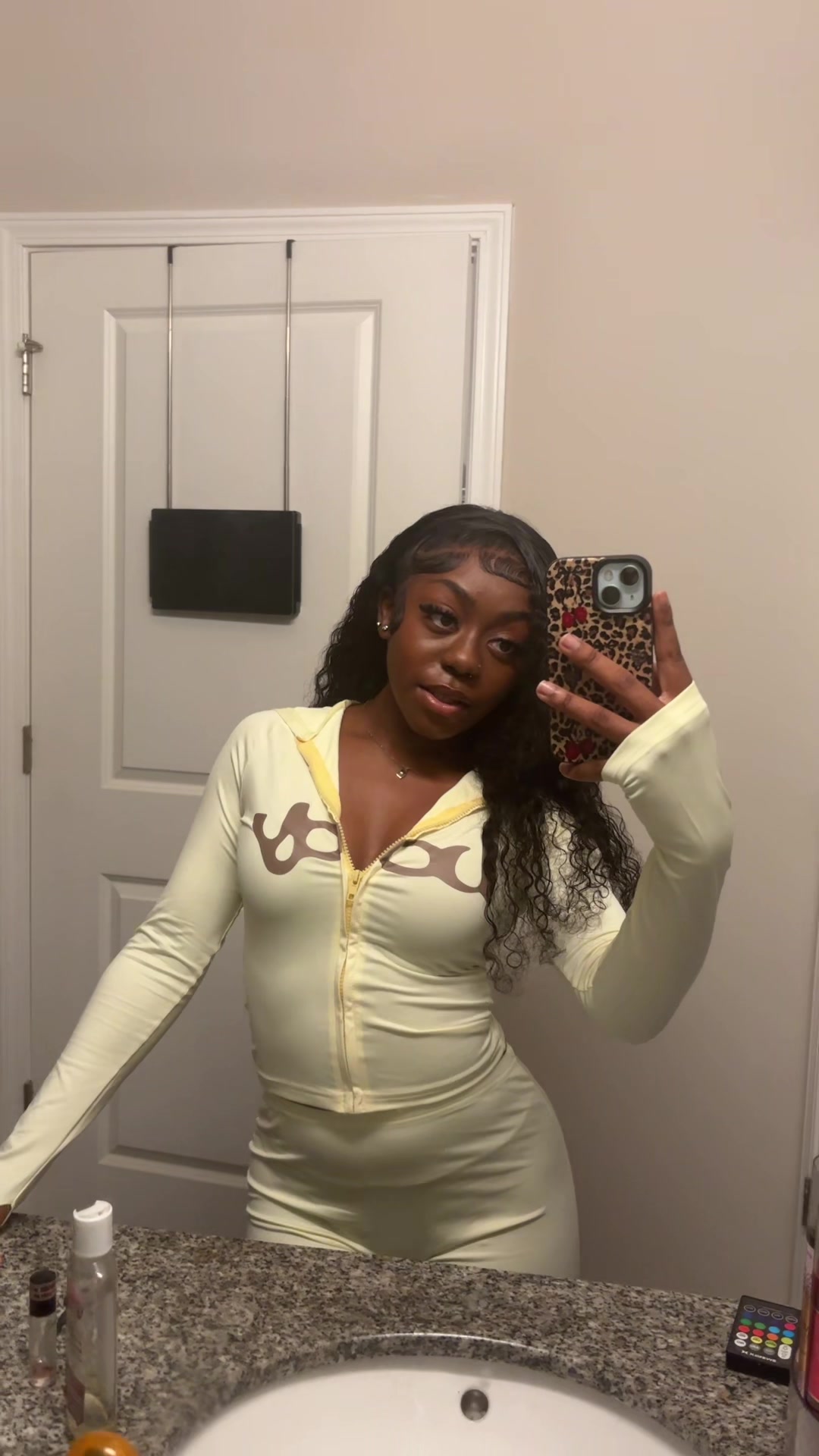 @nikiatkll 👈🏾