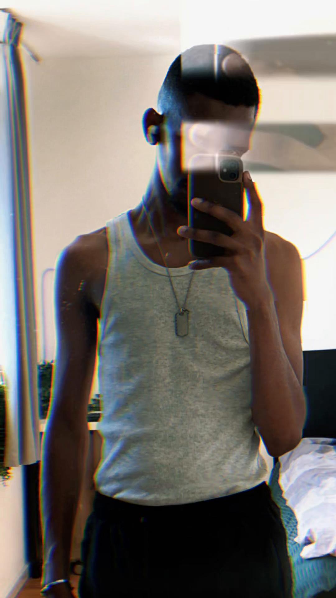 @D O N A L D 🇧🇼 🫵🏾 🇩🇪