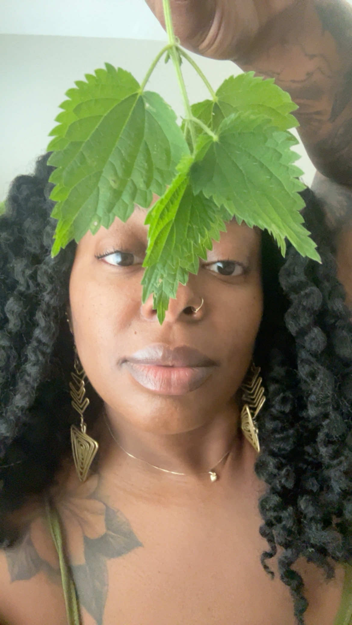 @Essencetheherbalist