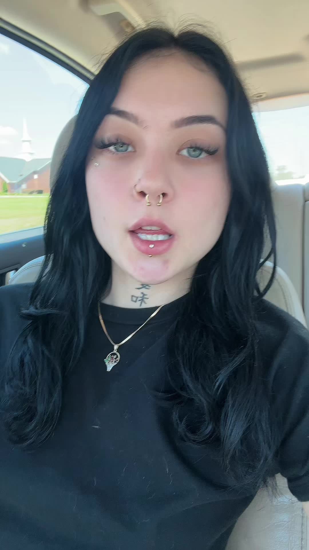 @lilyxrhyan