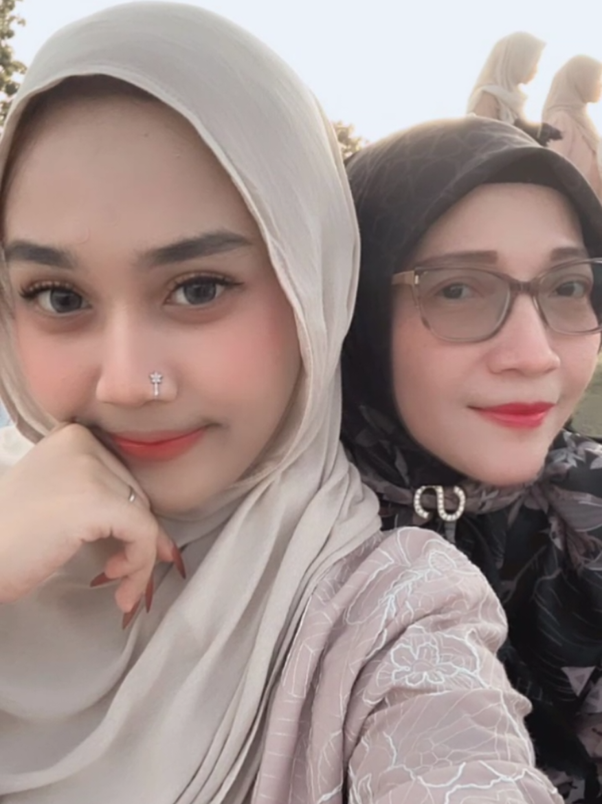 @༻ Yanie FaRa ༺