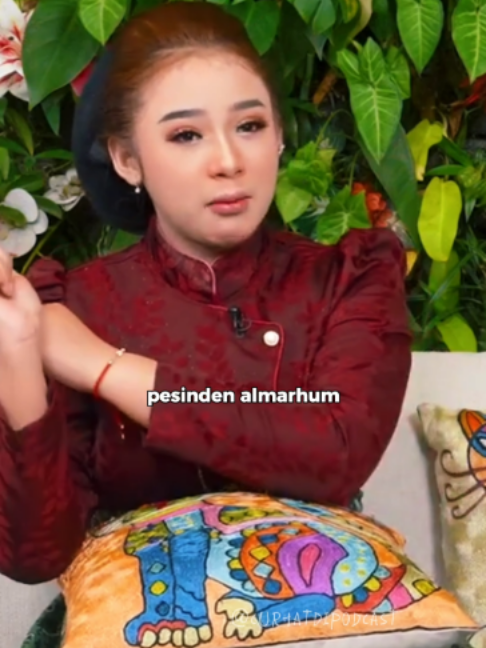 @Curhat di Podcast