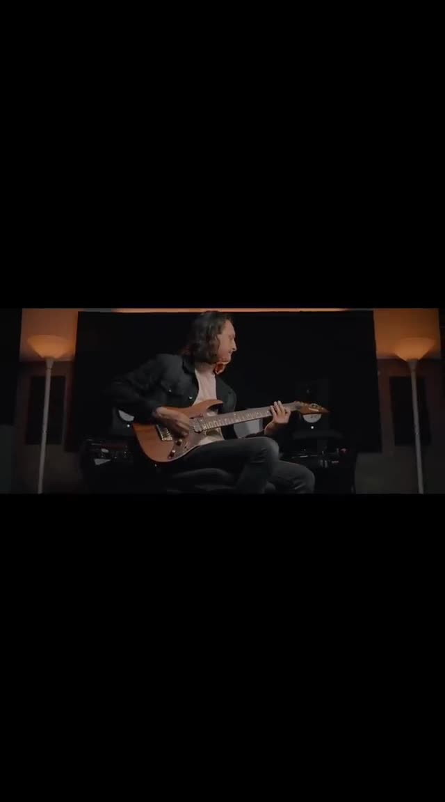 @JOHNSON ADAMS 🎸