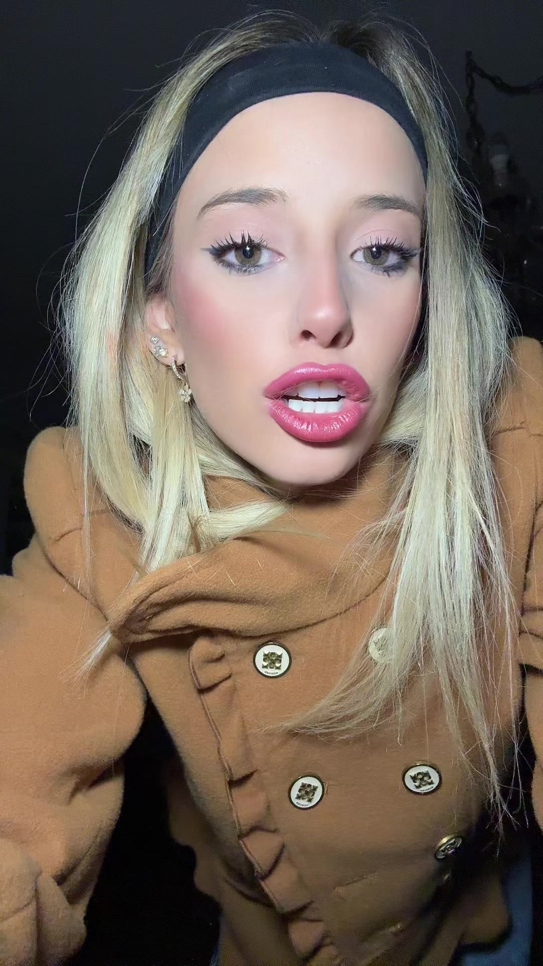 @Z&Ouml;E BOGACH  👑 ✨