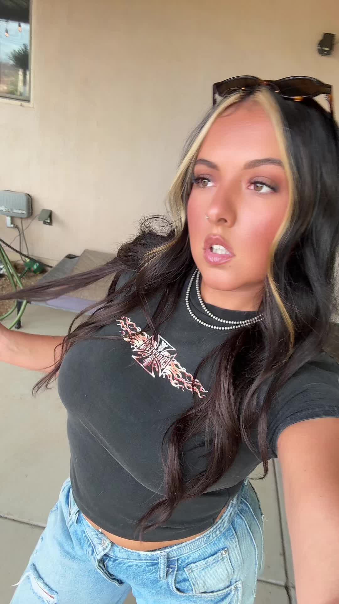 @pikivids_