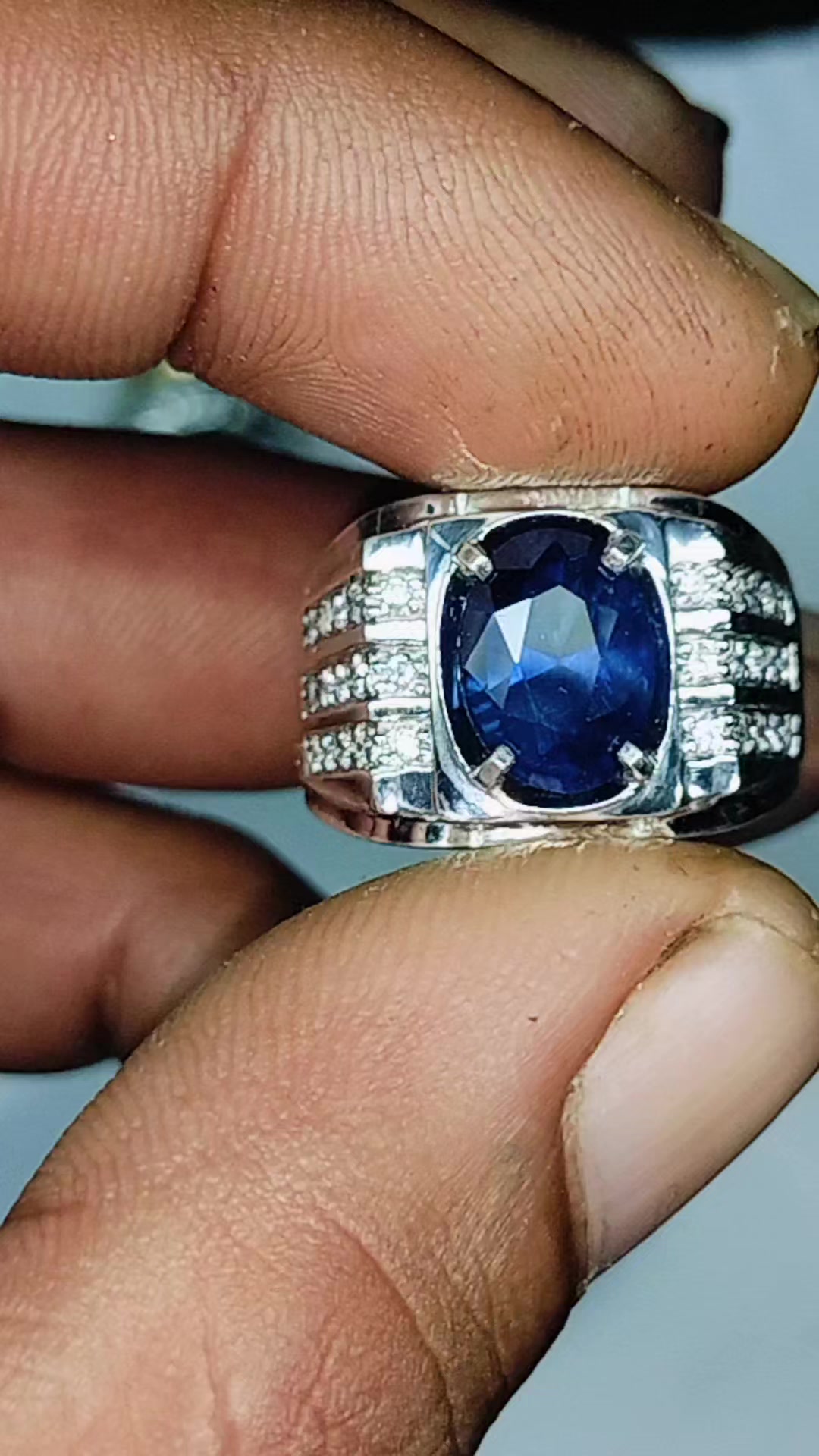 @uzzy gemstone