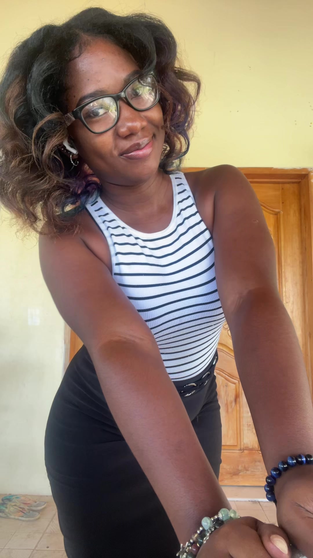 @MsAbbie_