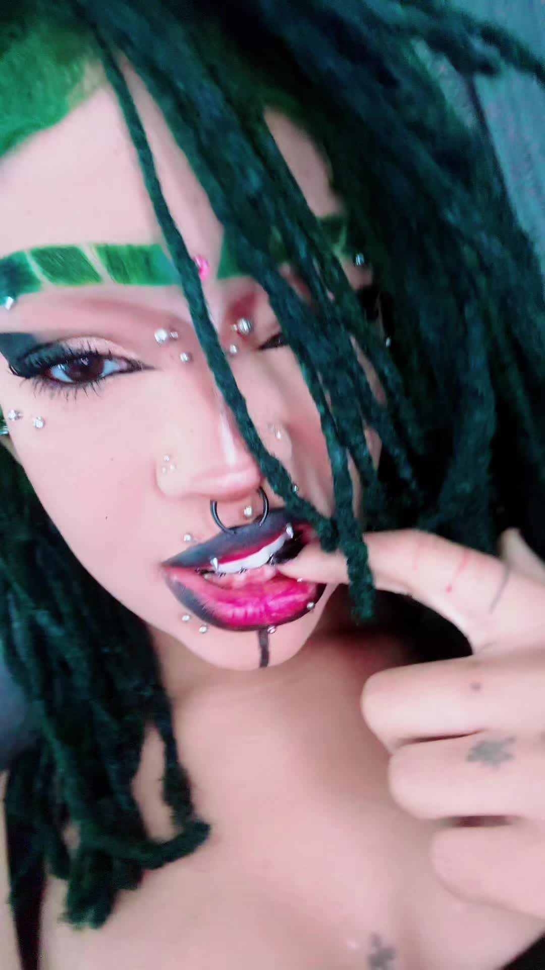 @𝐰𝐢𝐥𝐥𝐨𝐰😛