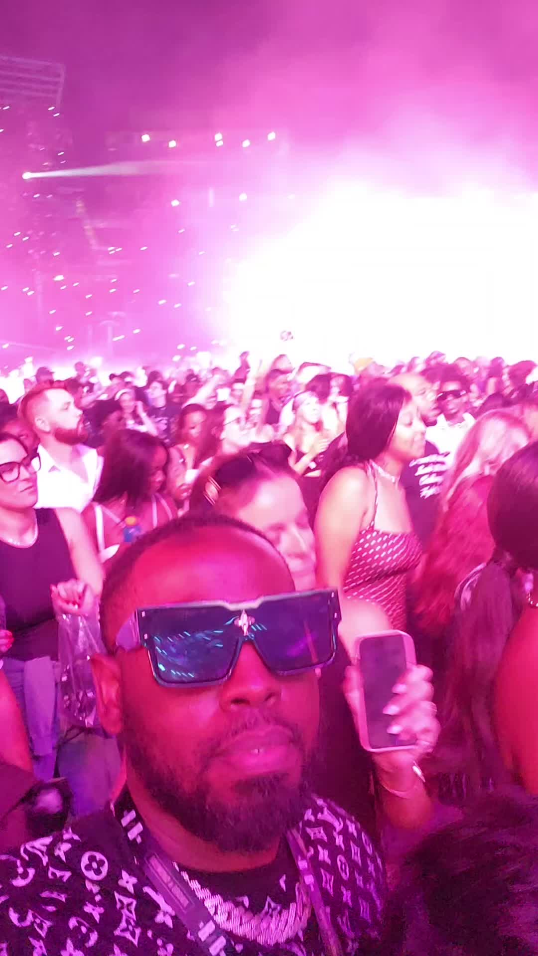 @vibin with E