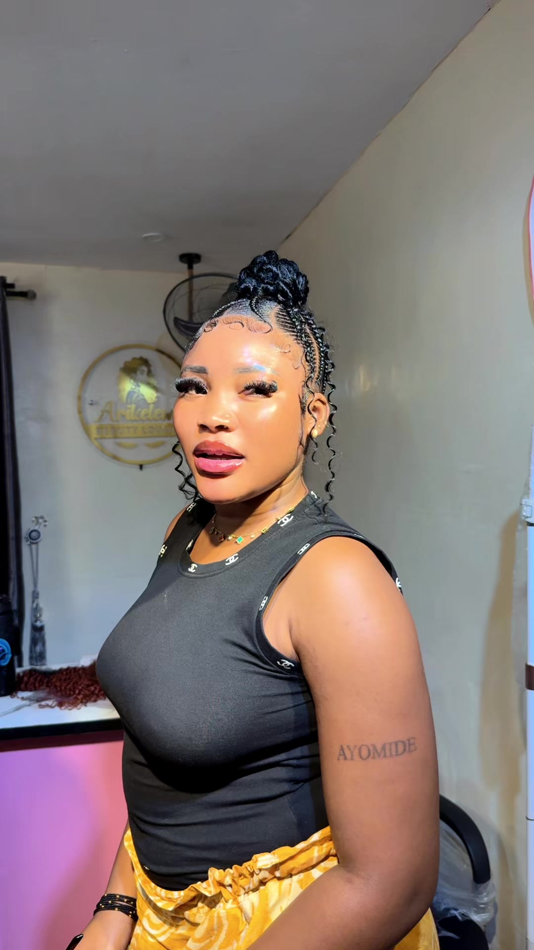 @HAIRSTYLIST IN OYO