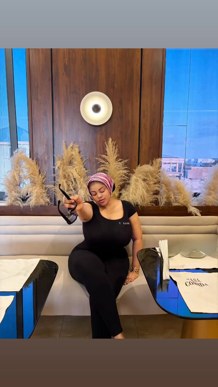 @Rashmee🍑