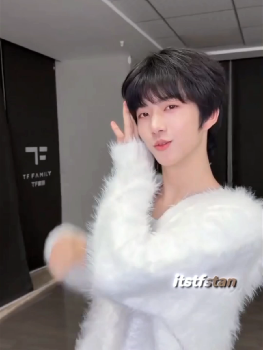 @𝓪𝓵𝔂𝓪𝓪𝓁𝓊𝓋𝓋_阿利亚✨