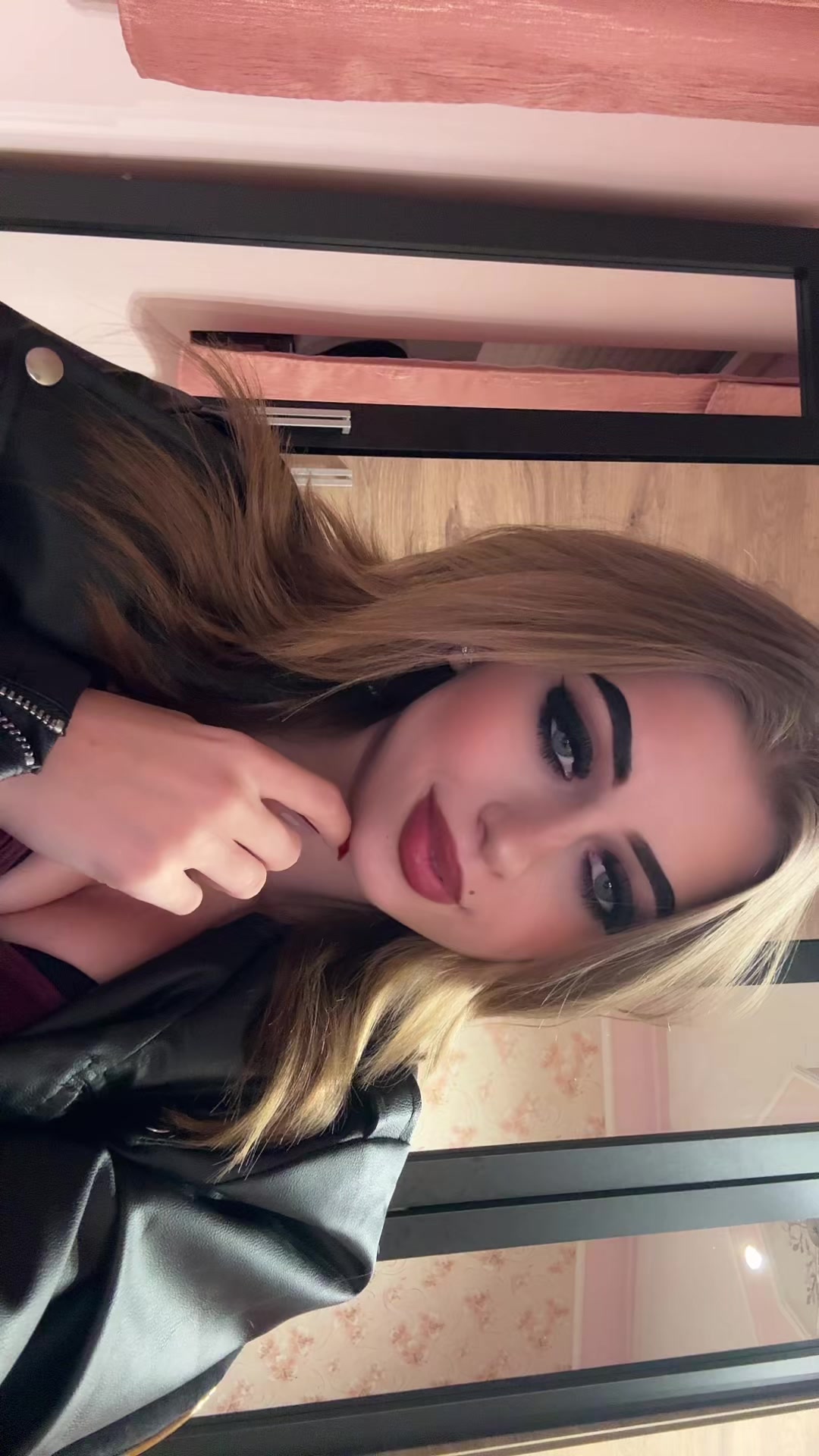 @Lili&agrave;na szem&eacute;lyesen🐆😝