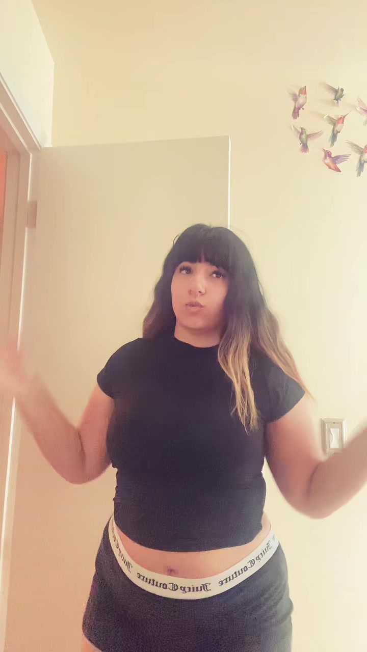 @sarahnextdoorgirl:)