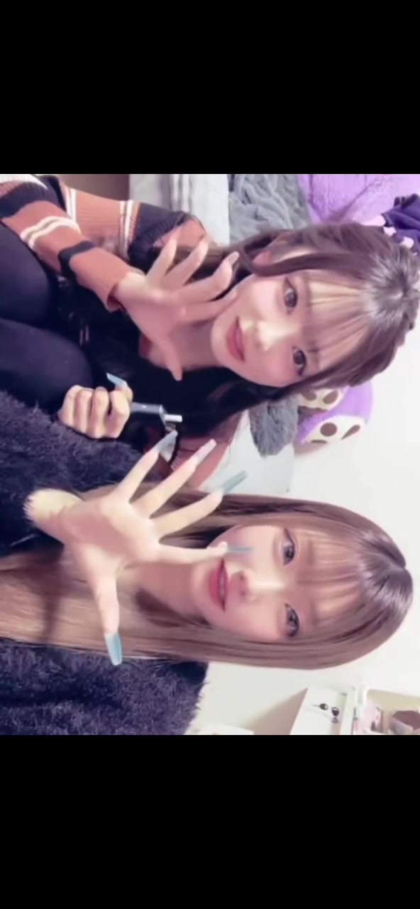@にゃん