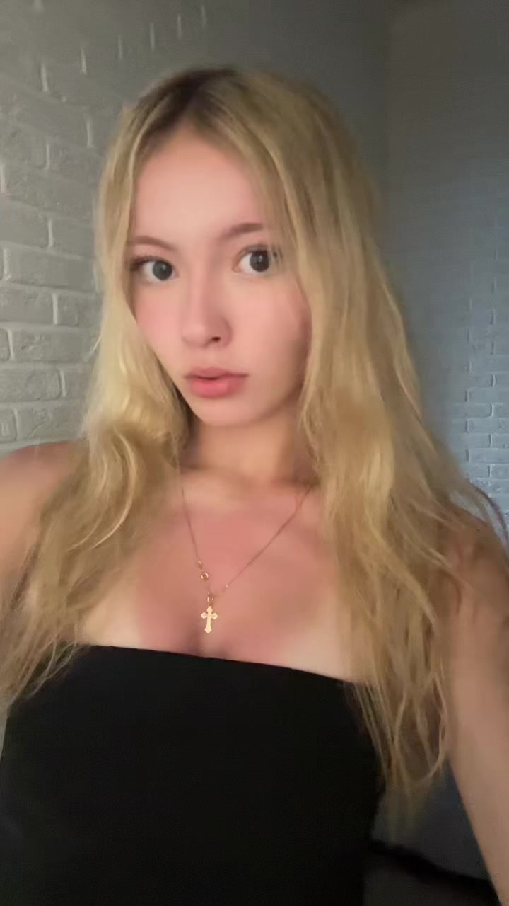 @Алинка🐰