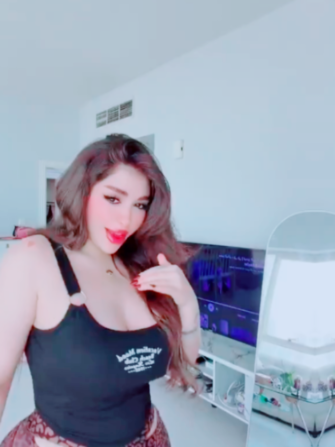 @👸مثيرة للجدل👸