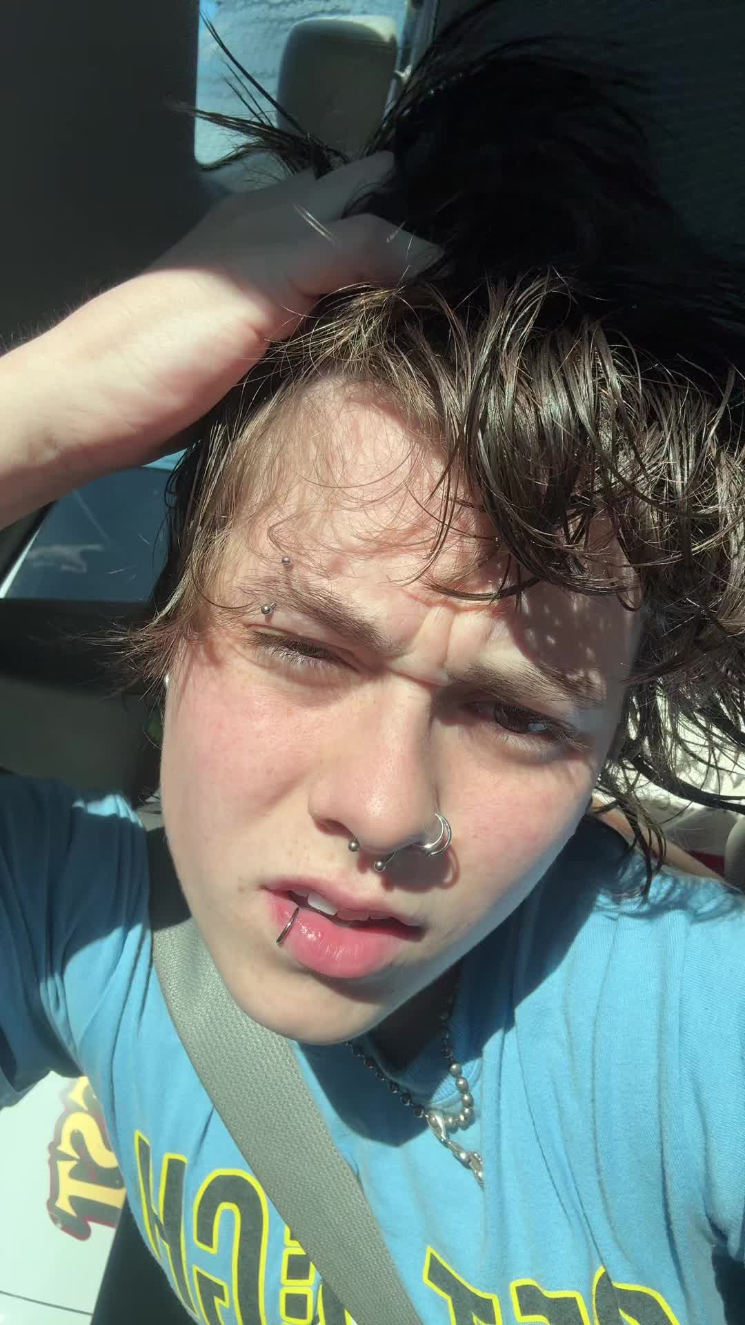@🧸