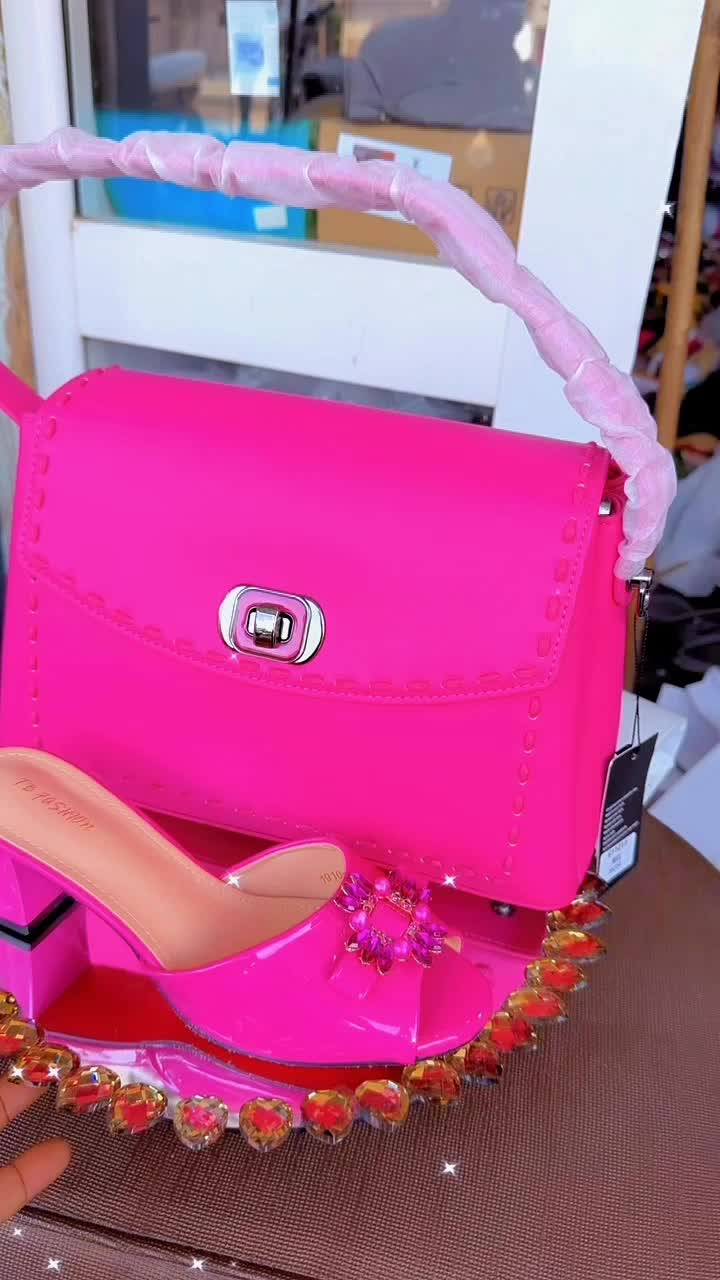@Fadima la reine des ensembles