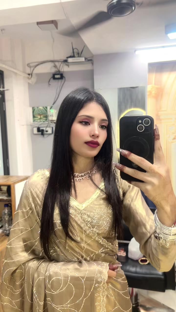@ऋतु 🦋🖤