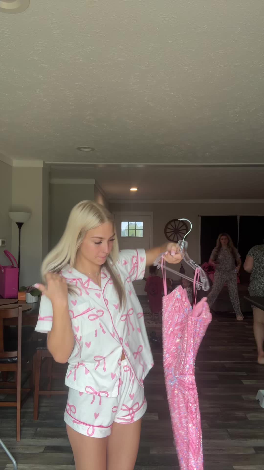 @jaclynnn