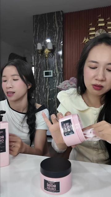 @Chị La em Zo
