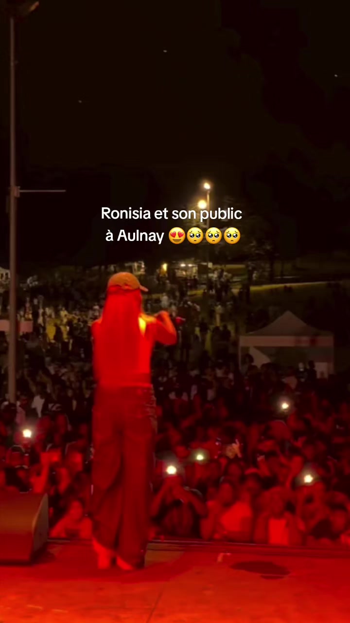 @Love_Ronisia_ᥫ᭡
