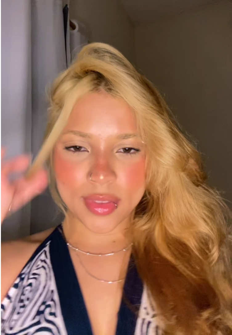 @mchelynz