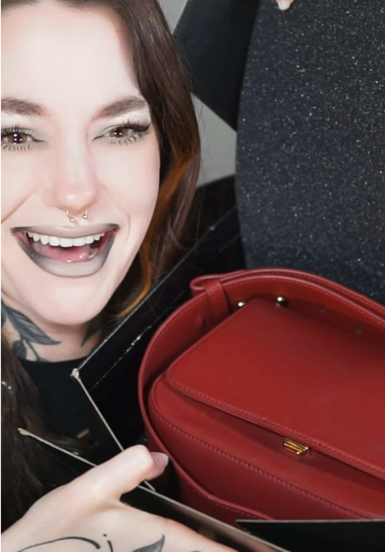 @CourtneyQuarantine