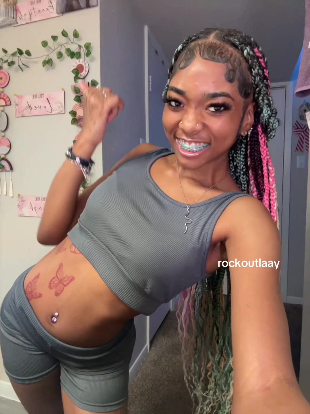 @rockoutlaay