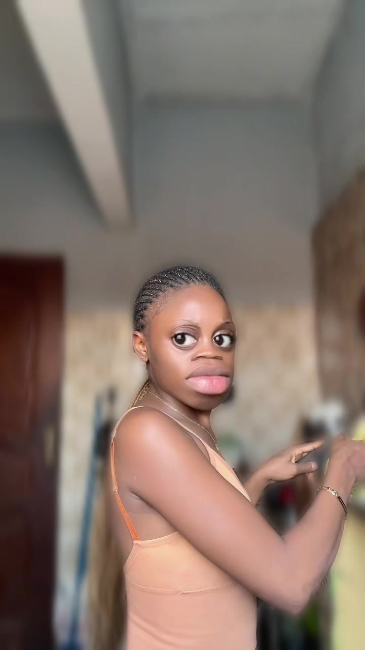 @Une fille simple ✅