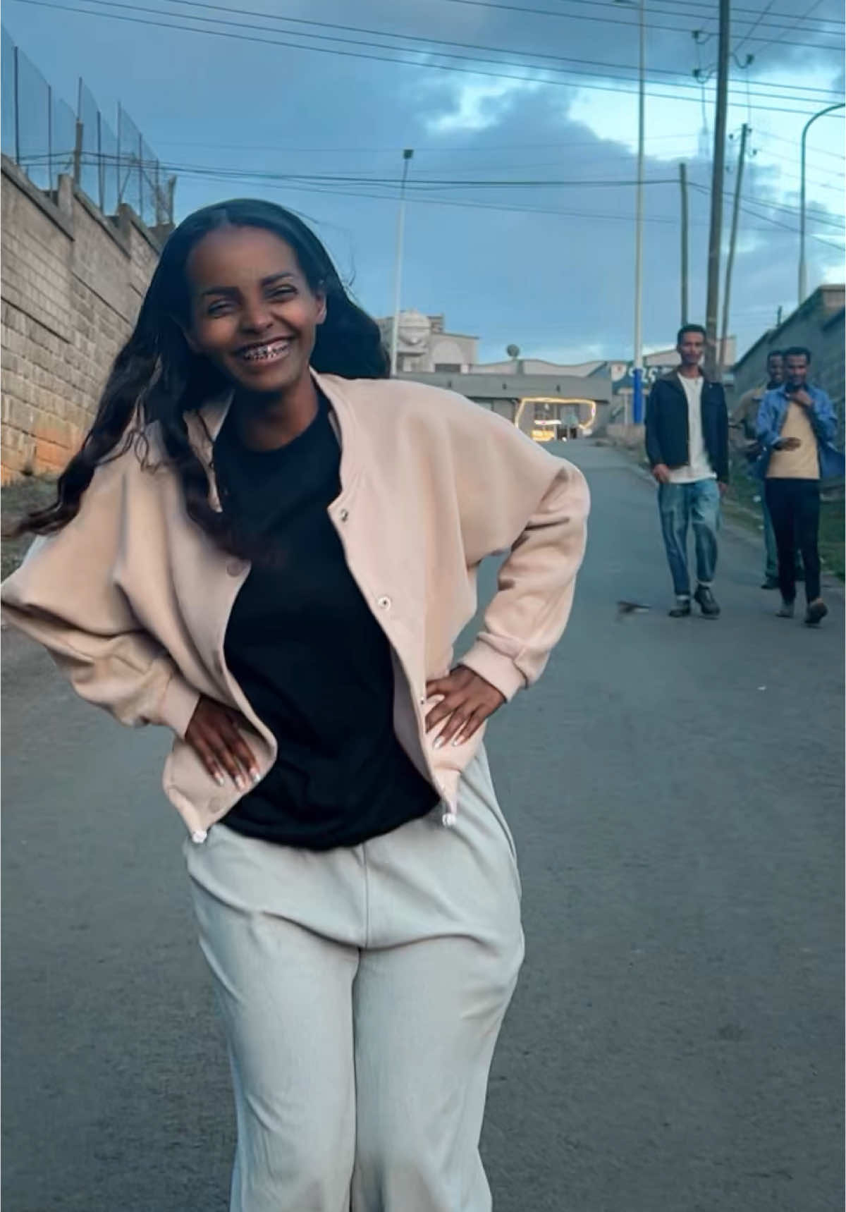 @emutiፍንጭቲያንስ🦷🦷😁