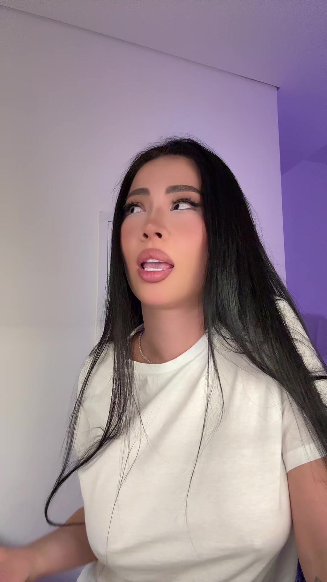 @𝔎𝔲𝔞𝔫𝔦𝔰𝔥𝔬𝔳𝔞 𝔄𝔦𝔡𝔞