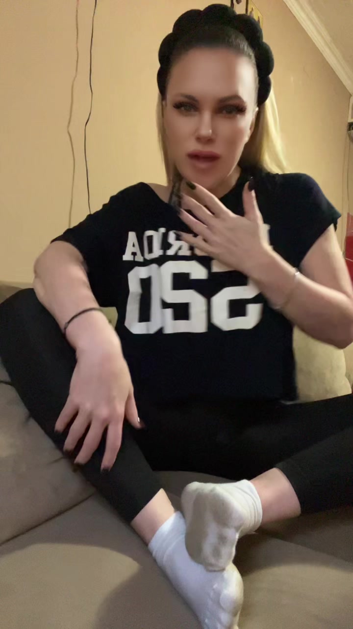 @Ana feet
