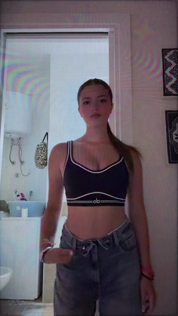 @cloecarpino__