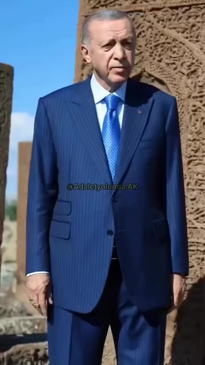 @LAZKizi❤️61💙53💚💙⚜️⚜️