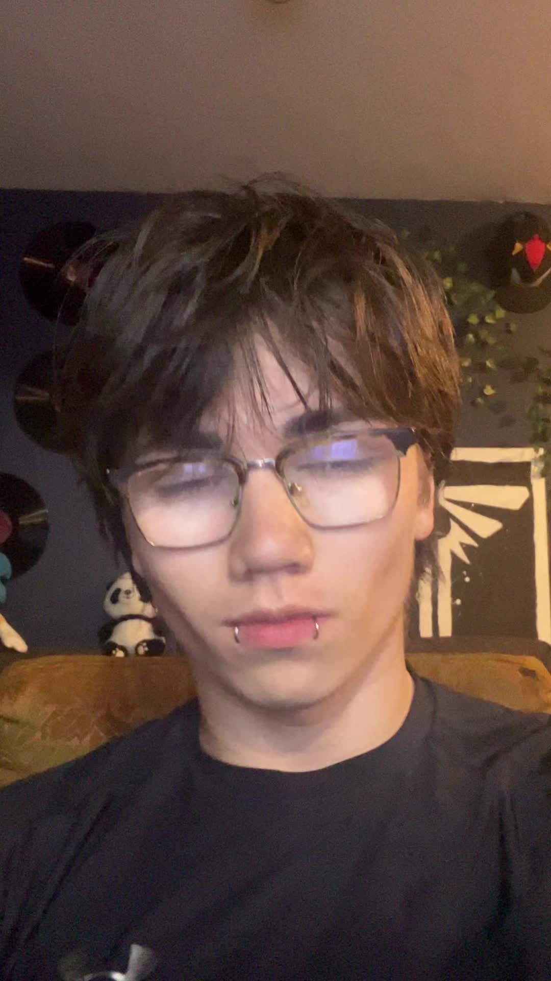 @ZNX <3