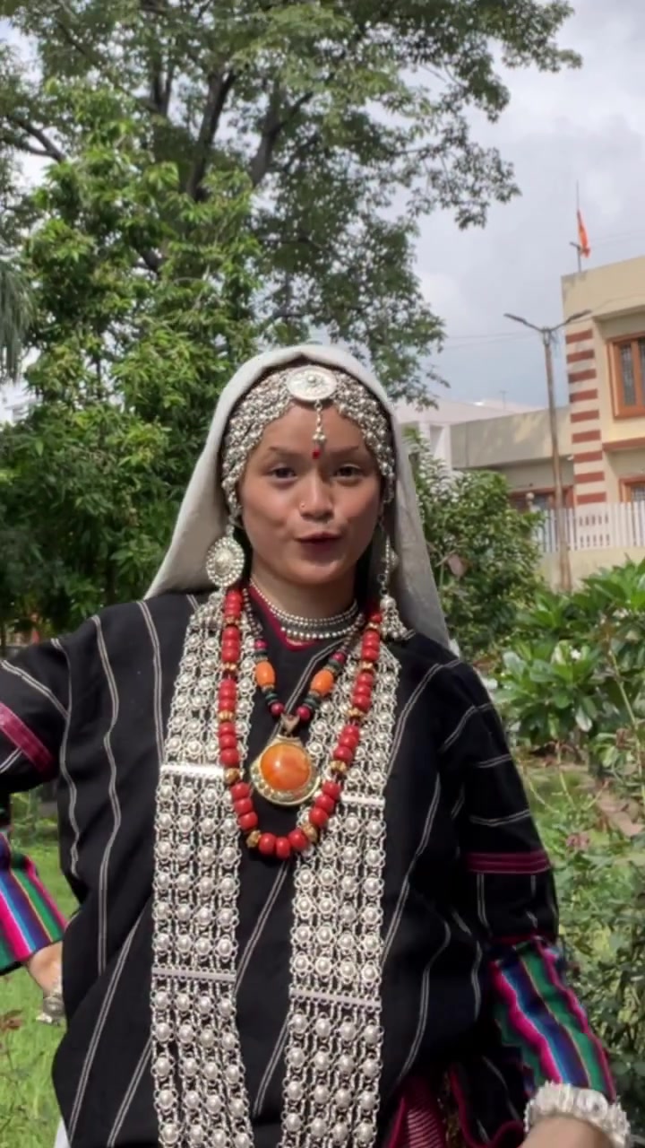 @थिँयाल 🌿