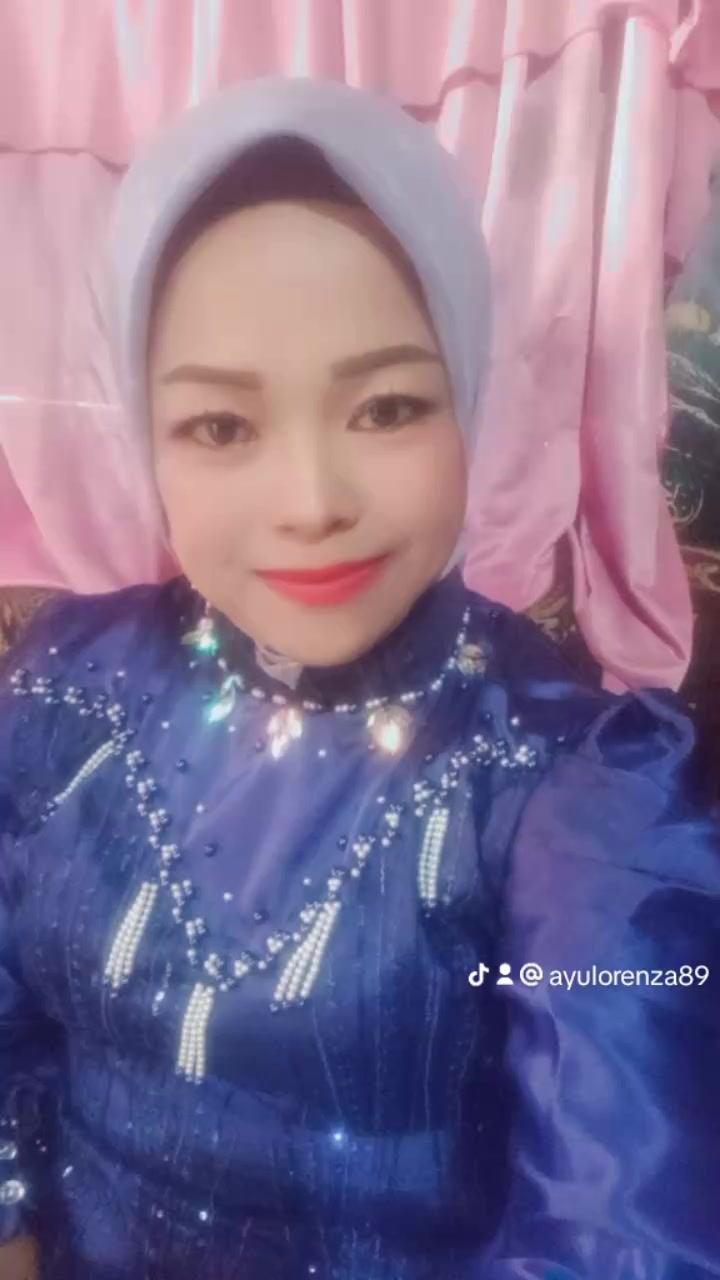 @Ayu Lorenza